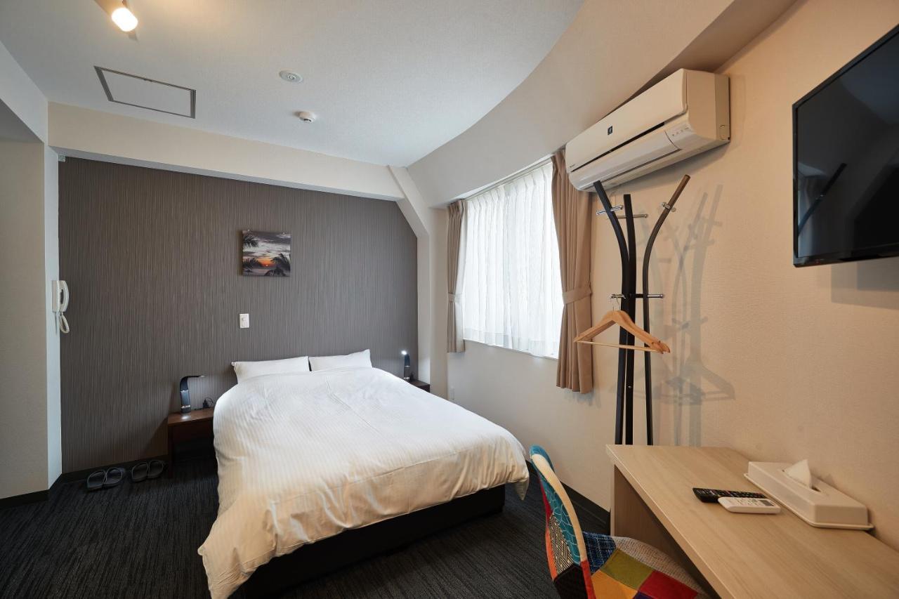 Hotel Wave Naha Esterno foto